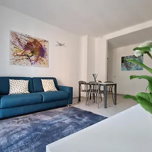 Quick Flat - , Milan Italy